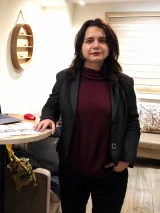 Portrait of Monika Manoloa
